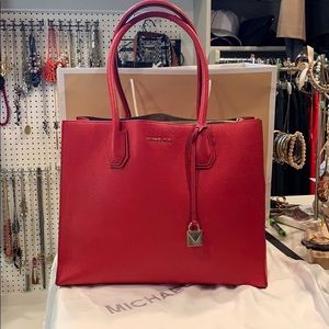 Michael Kors Mercer XL Pebbled Leather Tote